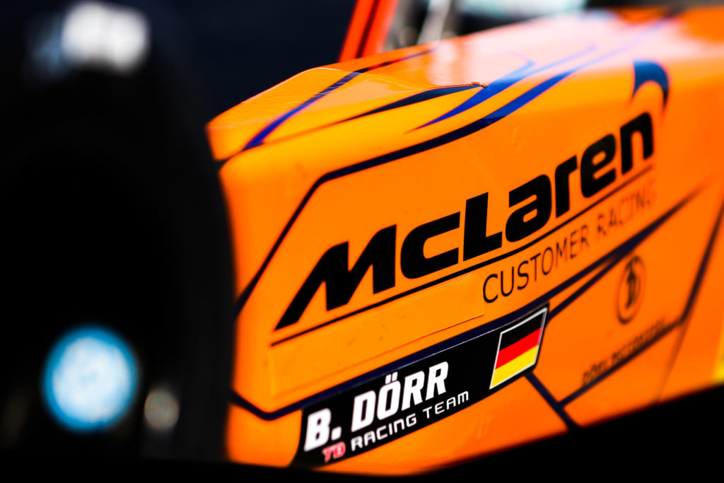 What’s behind the new “McLaren Customer Racing Driving School”?